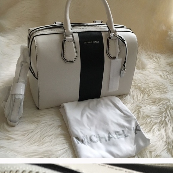 New! Michael Kors satchel - Picture 7 of 7